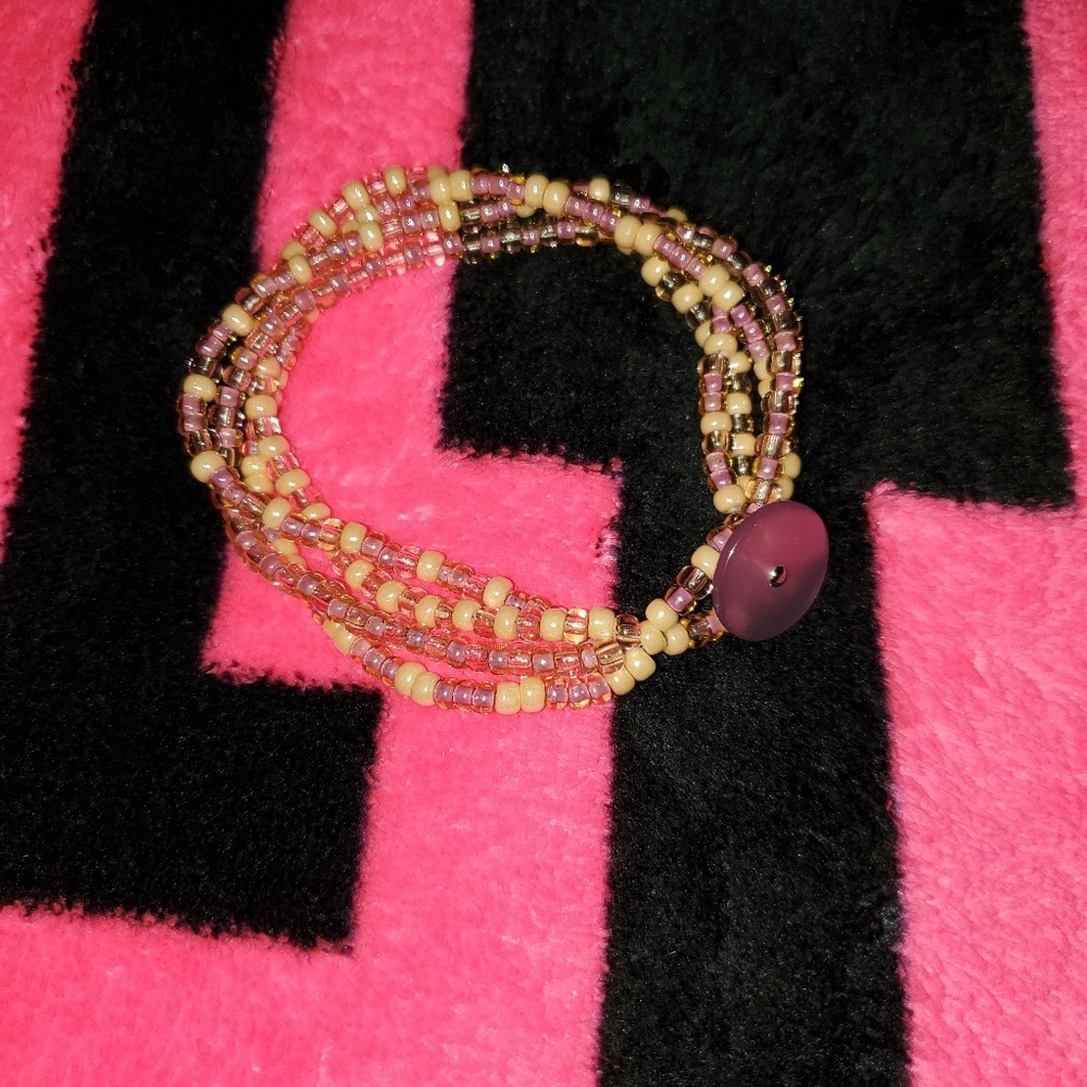 4 Strand Glass Bead Bracelet W/ Vintage Button - Picture 2 of 7